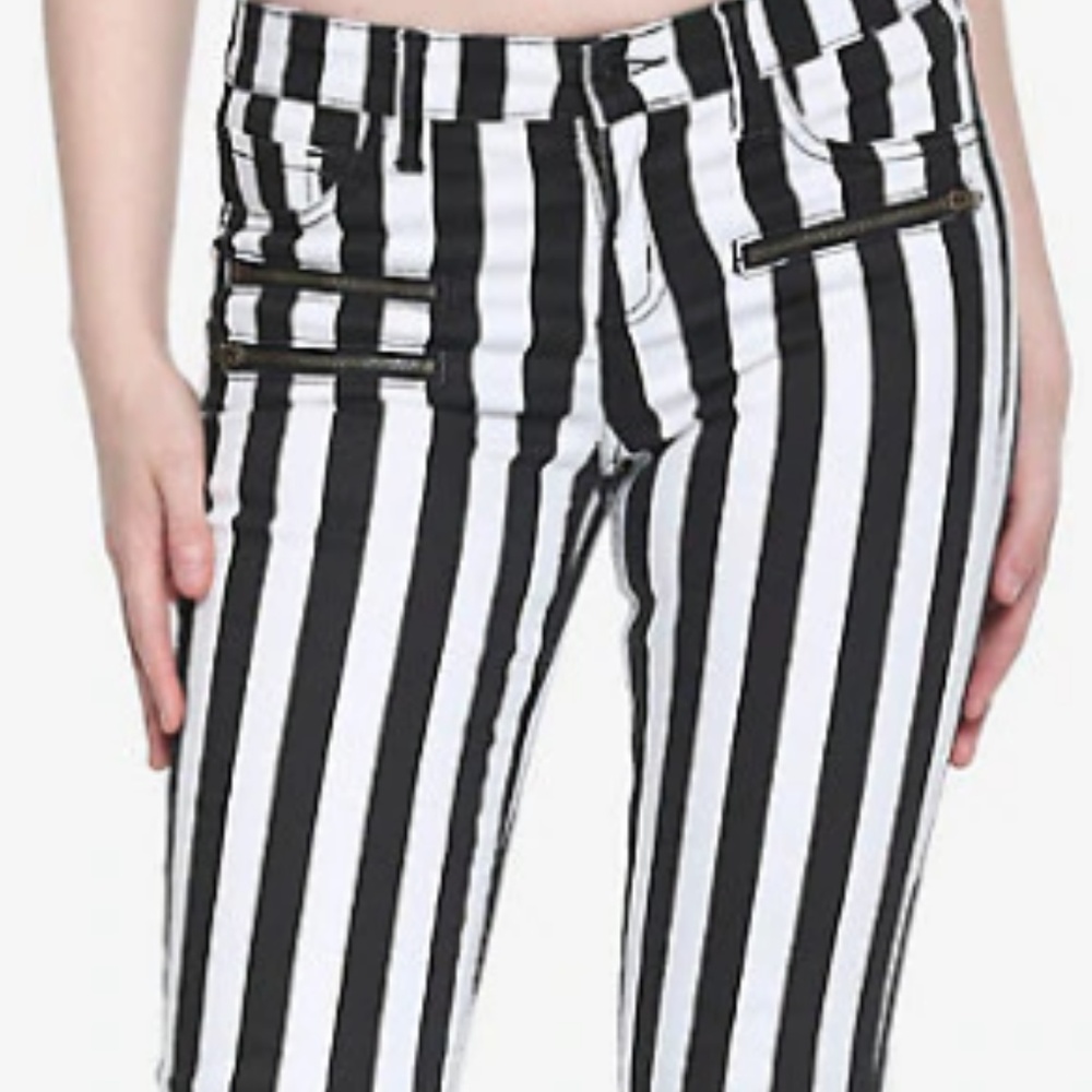 BLACK & WHITE STRIPED JEANS